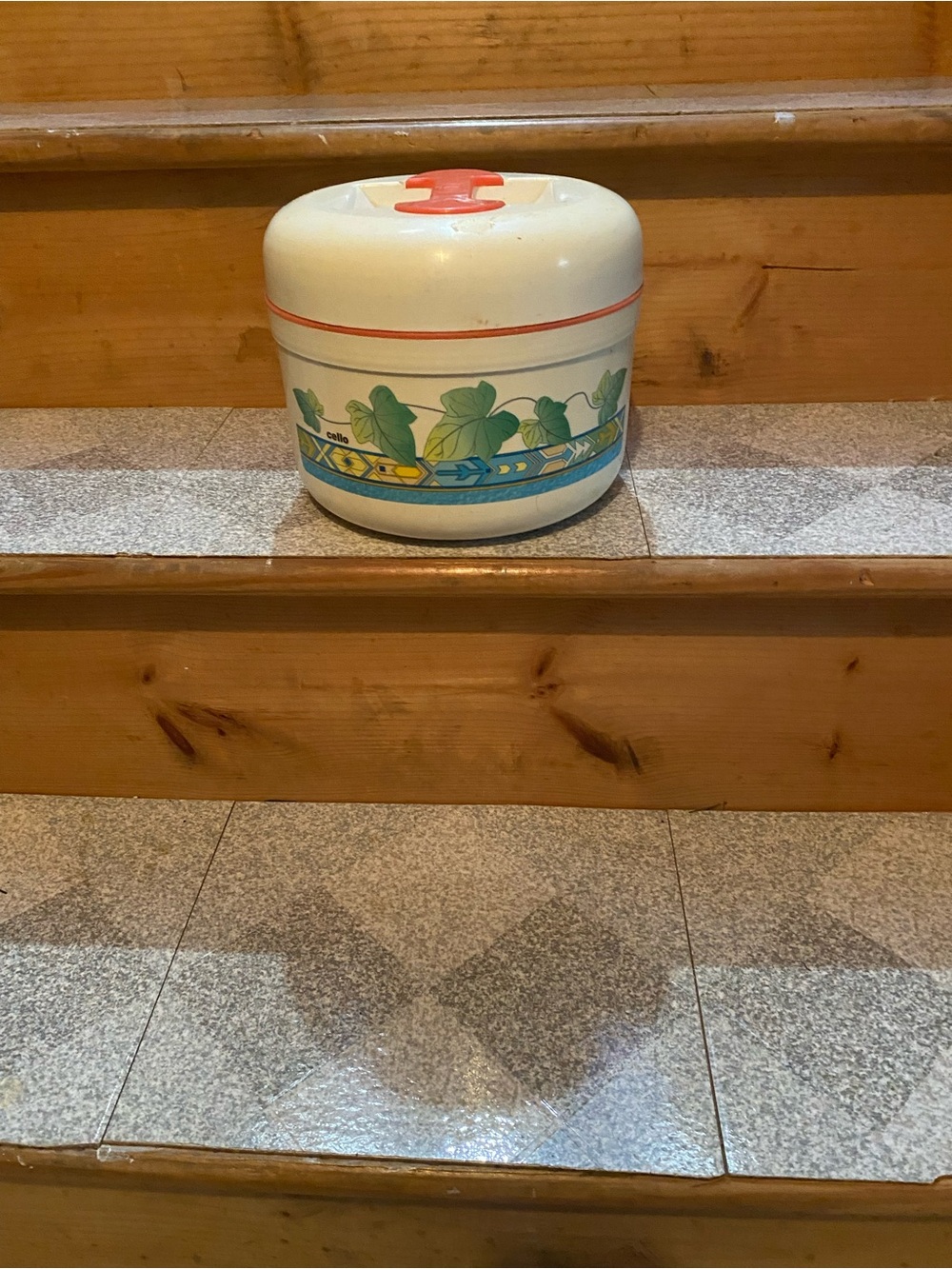 Cello serving food container to save cooked food